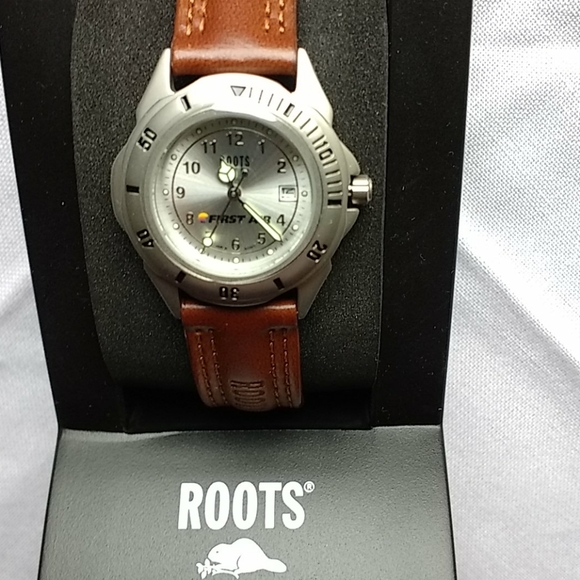 Roots Whistler Mountain ladies watch - Picture 1 of 7